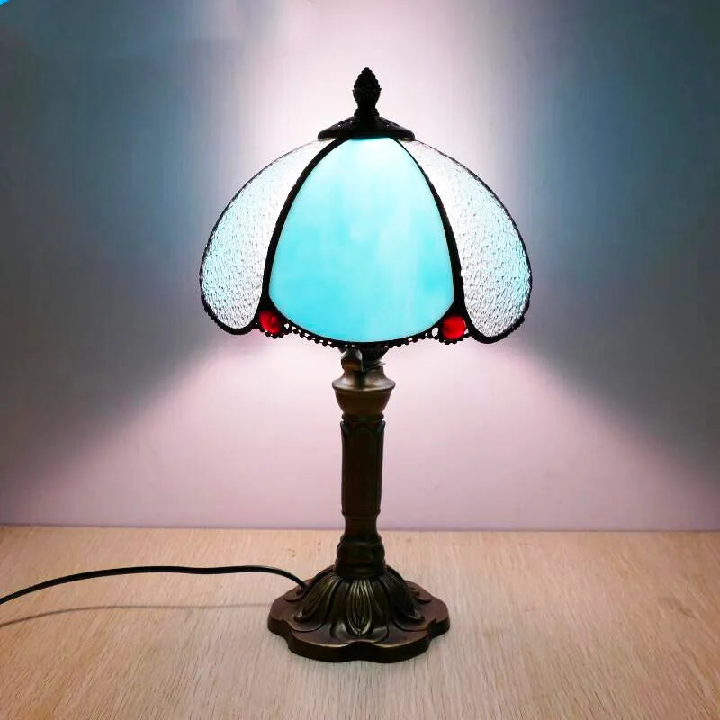 Blaue Vintage-Tiffany-Nachttischlampe