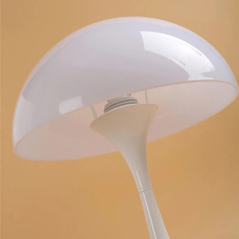 Moderne Pilzförmige Nachttischlampe