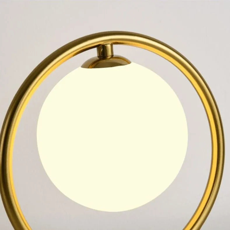 Nachttischlampe Kugel Goldmetall
