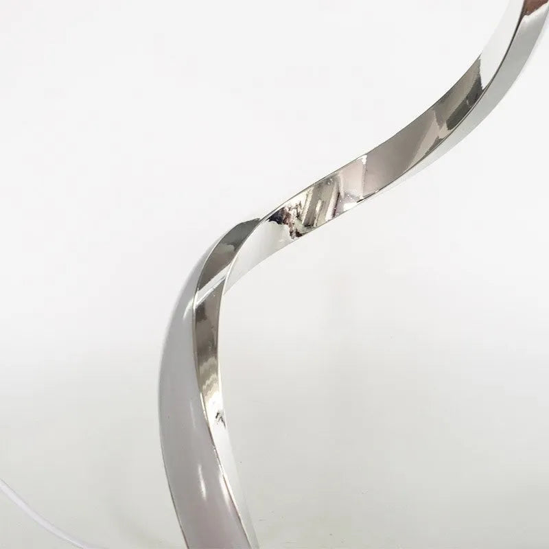Nachttischlampe Spiraldesign