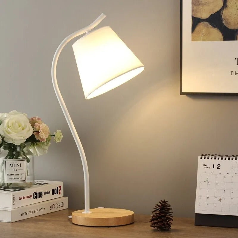 Nordische Industrielle Nachttischlampe
