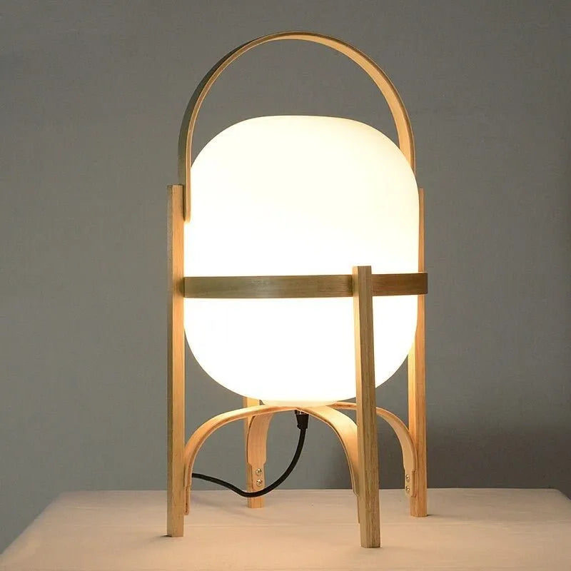 Japanische Nachttischlampe aus Holz