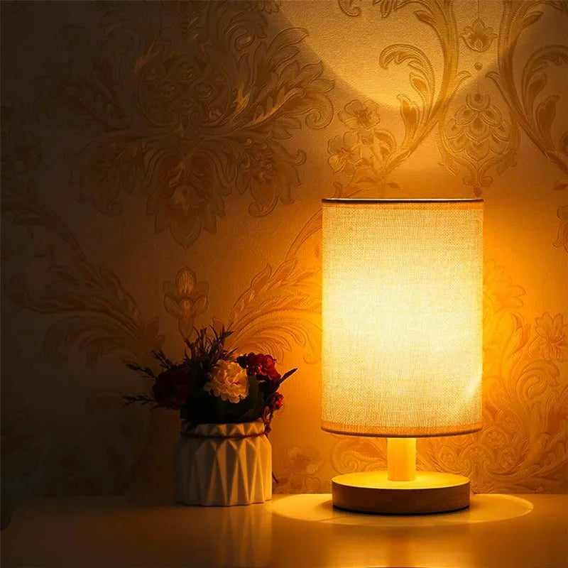Nachttischlampe Skandinavisches Holz